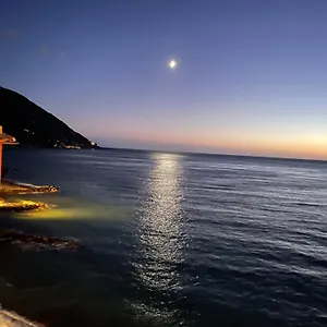la-lampara-camogli.hotelitalianriviera.com/
